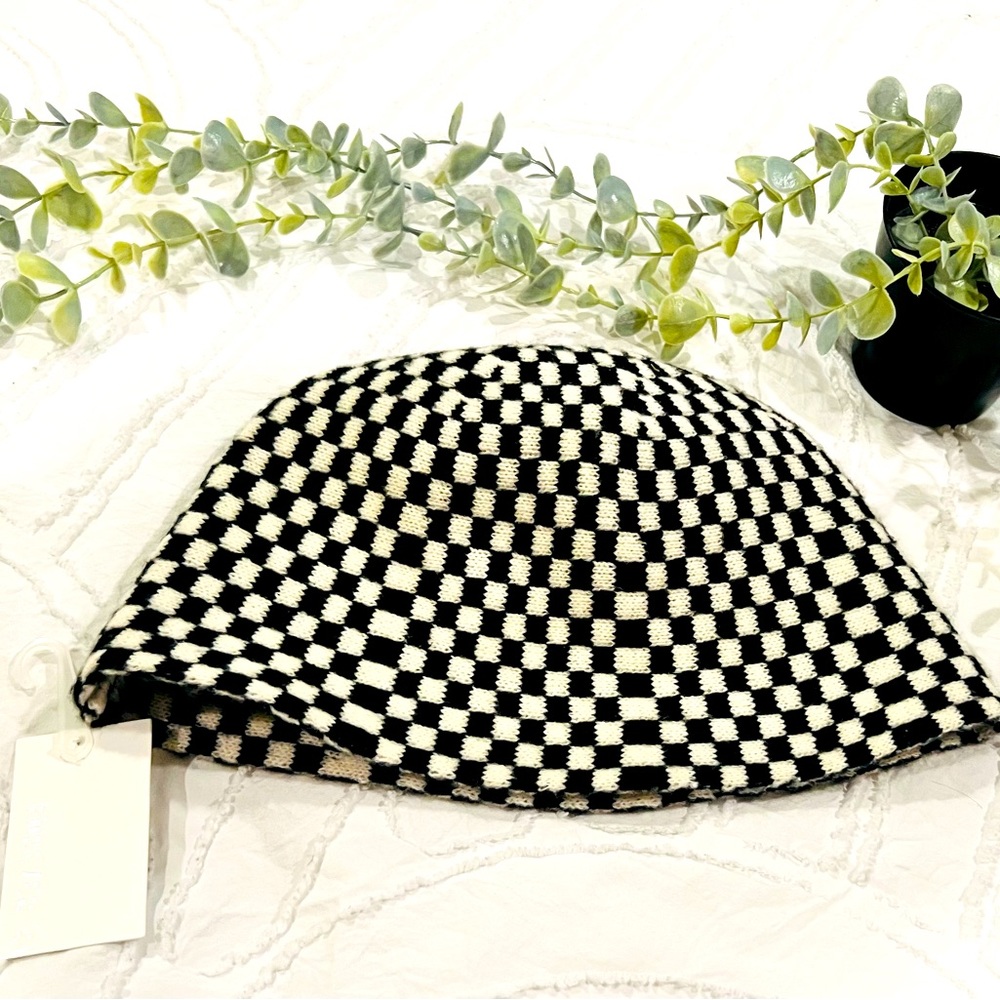 Checkered Bucket Hat - Picture 2 of 4